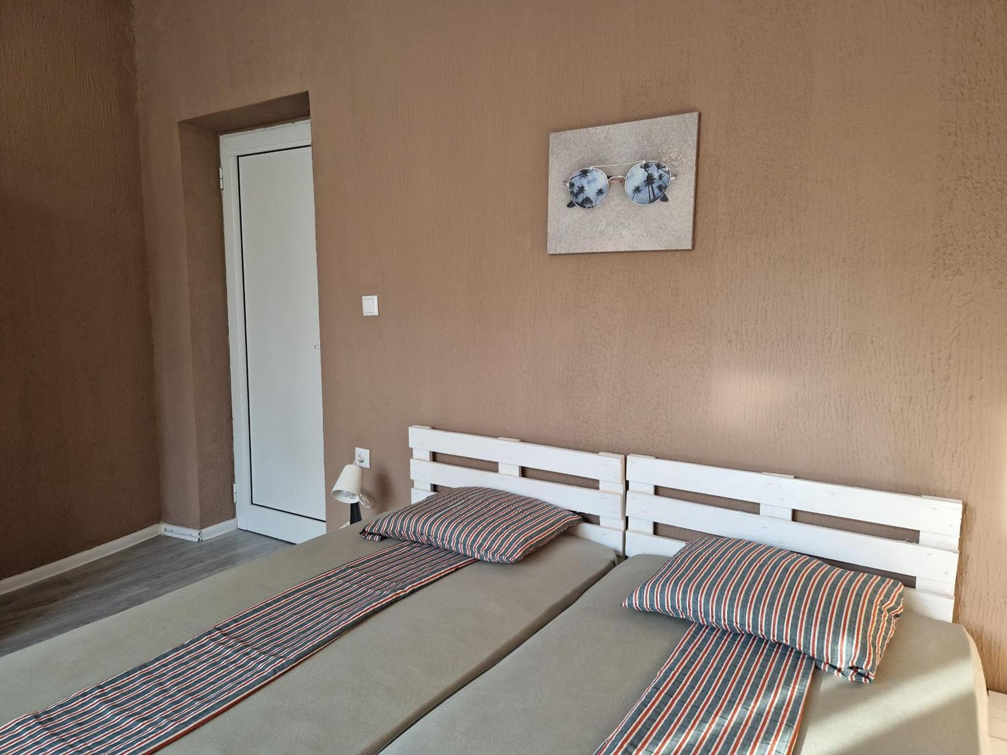 Lambo'S Corner Varna - Guest Rooms Dış mekan fotoğraf